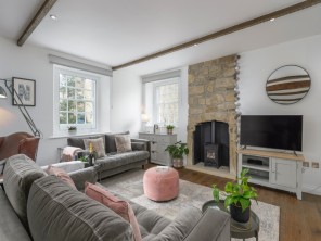 2 Bedroom Pet Friendly Apartment in Historic Alnwick, Northumberland, England